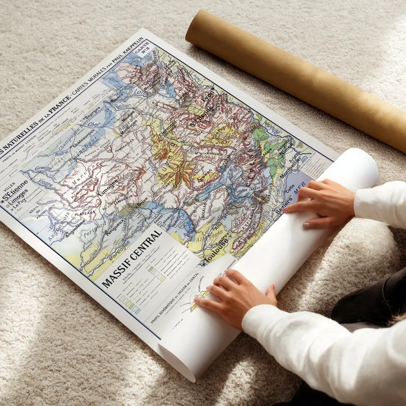 Carte Kaeppelin n° 2, Massif central, villes sur poster papier, livrée roulée en tube carton