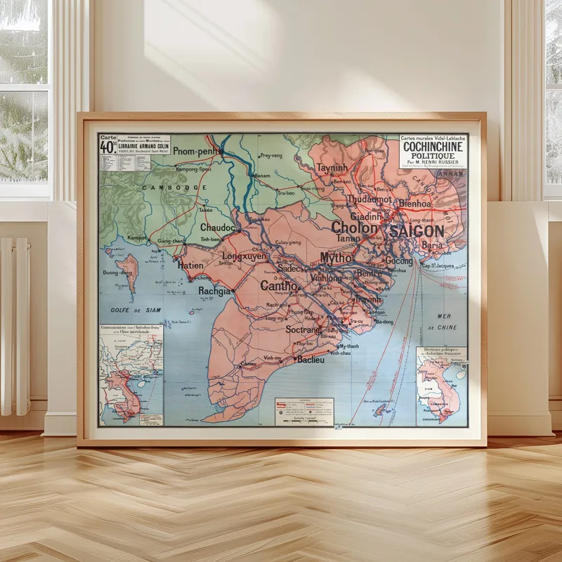 Carte Vidal-Lablache n° 40 bis, Cochinchine, politique accrochée dans un intérieur, en situation