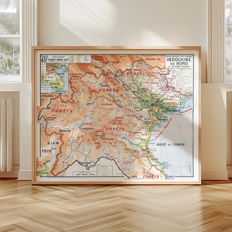 Carte Vidal-Lablache n° 45 bis, Indochine du Nord accrochée dans un intérieur, en situation