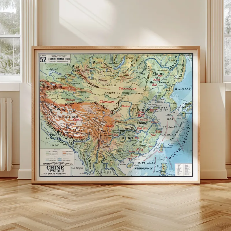 Carte Vidal-Lablache n° 52, Chine, physique accrochée dans un intérieur, en situation